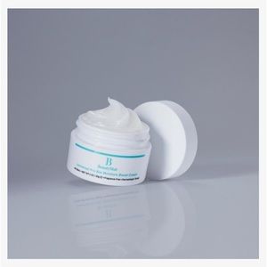 *NWT* Beauty Stat Moisturizer